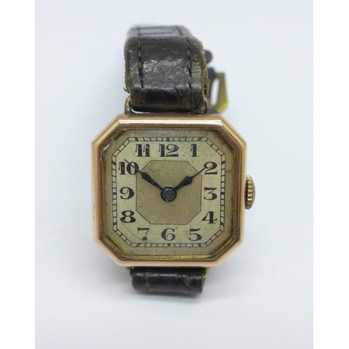 1070 - A lady's 9ct gold Art Deco wristwatch, London 1932, 21mm case