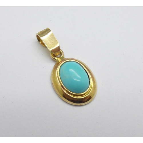 1089 - A 14ct gold and turquoise pendant, 1.3g