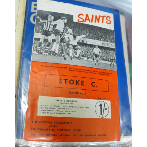 669 - Football programmes;- folder containing 40 assorted programmes for the season 1968/69