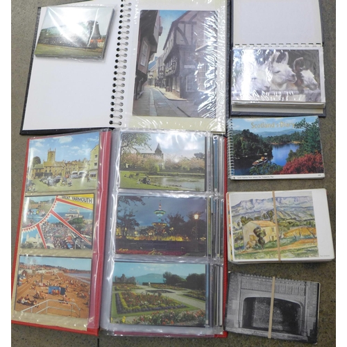 725 - Postcards;- various items and themes, some in albums, others loose, a few hundred, also includes 20 ... 