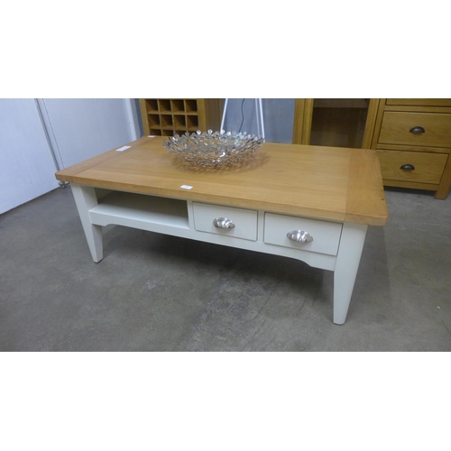 1391 - A Padstow coffee table - display