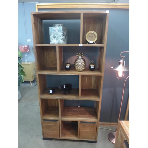 1514 - A Matrix light shelf unit