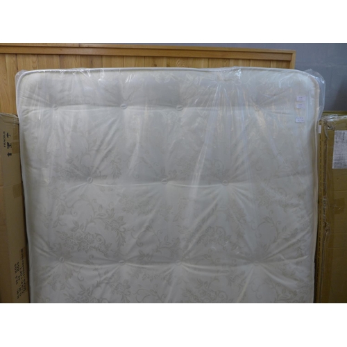 1570 - A double mattress