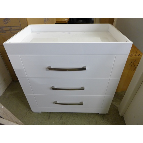 1833 - A white high gloss baby changing chest  *This lot is subject to vat