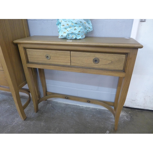 1364 - A Gibson console table