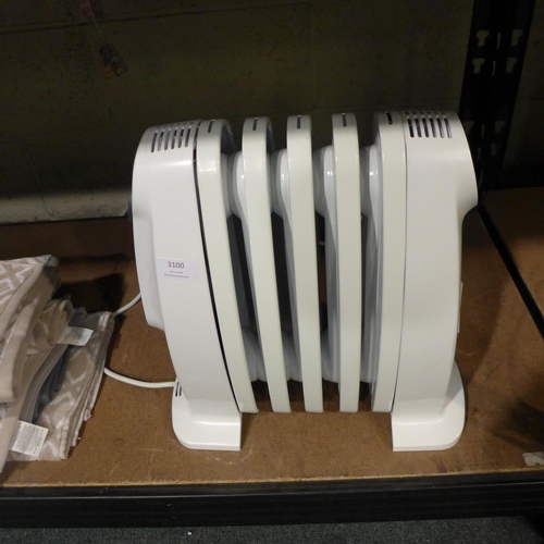 3100 - A Delonghi Nano radiator * this lot attracts vat