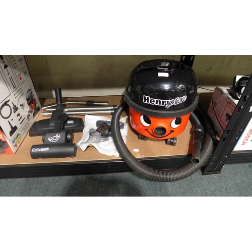 3103 - A Henry Micro Hi-Flo Vacuum Cleaner, Rrp £119.99 + Vat    (190-98)   *  This Lot Is Subject To Vat