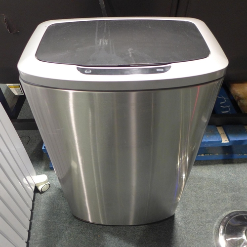 3144 - An 80L Eko Motion Sensor Bin    (190-170)   *  This Lot Is Subject To Vat