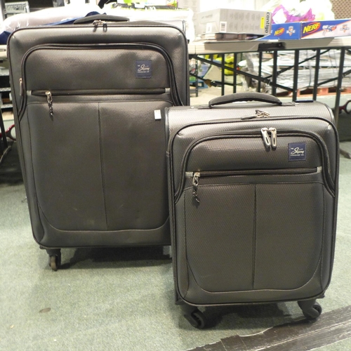 3171 - An Olympic 2 Piece Softside Luggage Case    (190A-149)   * This Lot Is Subject To Vat