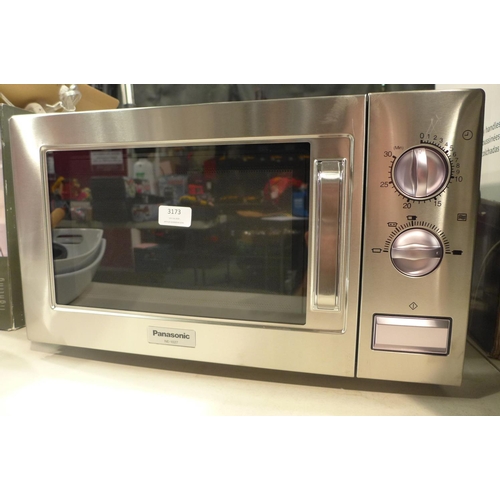 3173 - A Panasonic Commercial Microwave, Rrp £279.99 + Vat     (190A-39)     * This Lot Is Subject To Vat
