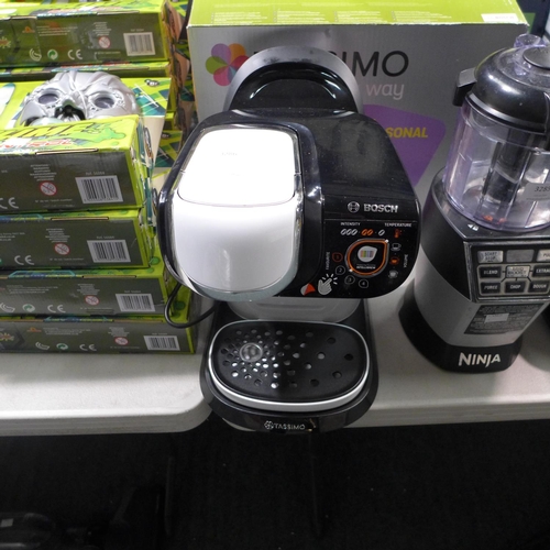 3286 - A Bosch Tassimo Myway White Coffee Machine   (190-110)   *  This Lot Is Subject To Vat