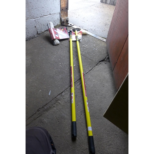 2089 - 2 Telescopic window cleaning poles (3 mtr) - Kingfisher - unused