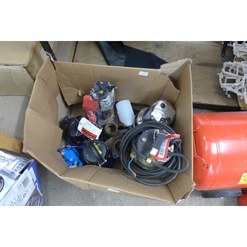 2366 - Box containing 6 sub pumps - MM8282 - scrap *This lot is subject to vat