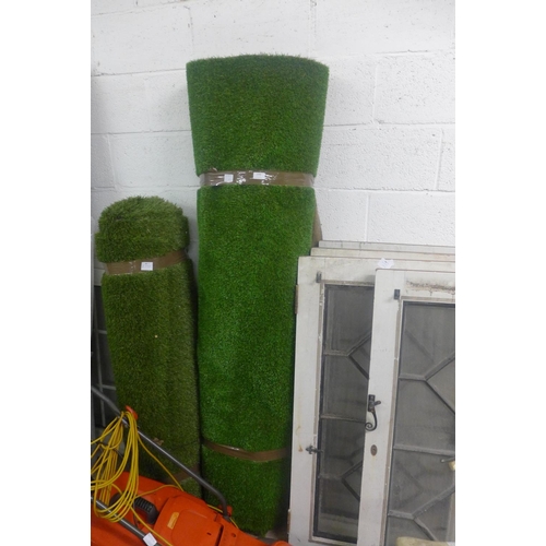 2390 - Roll of artificial grass - approx. 2m x 4m - 8 sq mtrs