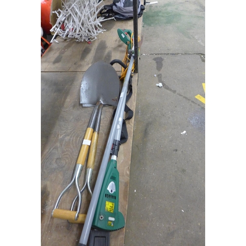 2420 - 2 Spade shovels with Gardenline long-reach chainsaw and long-reach bow saw