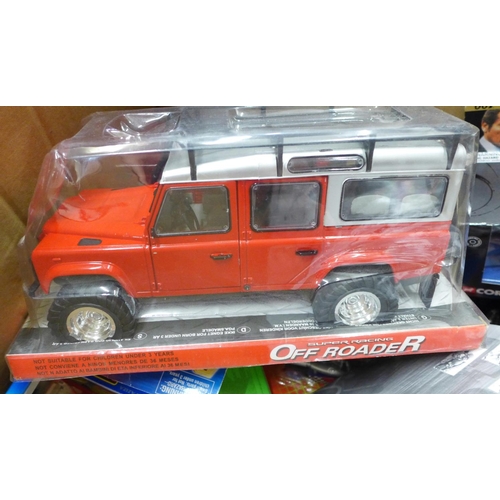 719 - A box of mixed die-cast and other model vehicles, including Majorette, James Bond 007, Star Wars fig... 