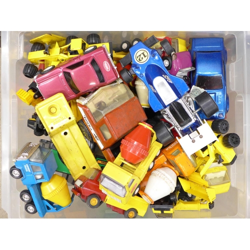 723 - Two boxes of Tonka Toys model vehicles