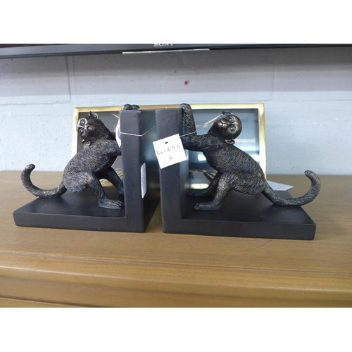 1547 - A Kenton pair of monkey bookends   (BP705719)