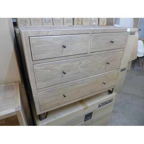 1684 - A Logan low chest of drawers