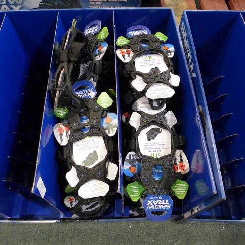 3317 - Twenty Packs Of Snowtrax Footwear (S-M)                 (191-270)               *This lot attracts V... 