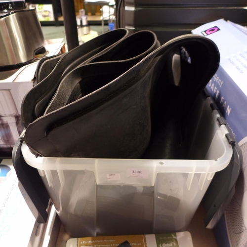 3330 - A Tuff Crate (55L) & 2 X Primeur Boot Tray Mats (damaged)   (192-58, 61, 62)  * This Lot Is Subject ... 