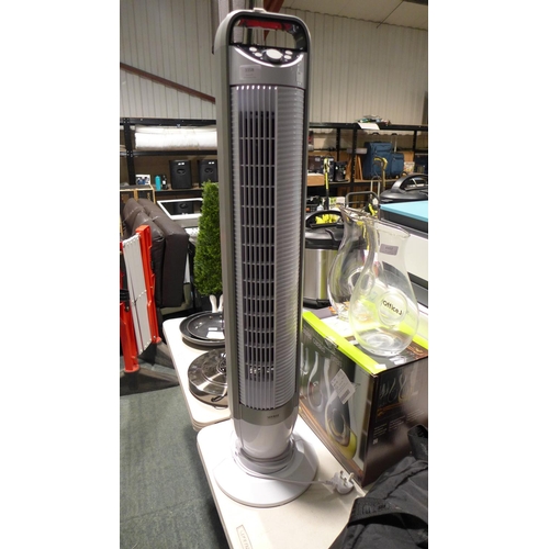 3358 - A Honeywell Tower Fan      (192-186)  * This Lot Is Subject To Vat