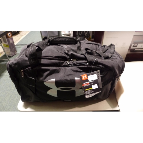 3359 - An Under Armour Undeniable 3.0 Sports Bag    (192-168)  * This Lot Is Subject To Vat