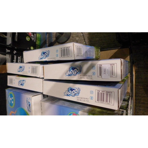 3361 - Five packs of two 1.5m beach balls - 10 balls in total , RRP £16.99 + vat each - * this lot attracts... 