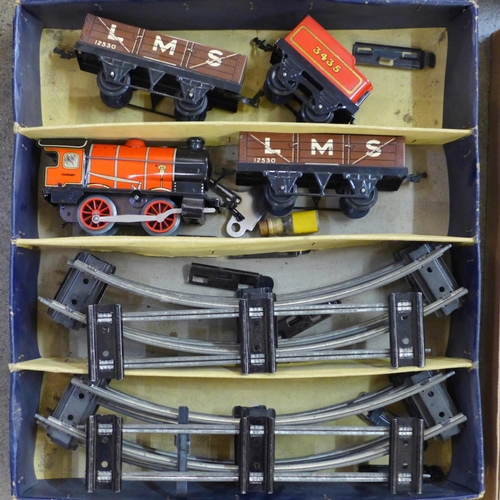 789 - A Hornby O gauge M1 Goods Train Set with a box of additional track