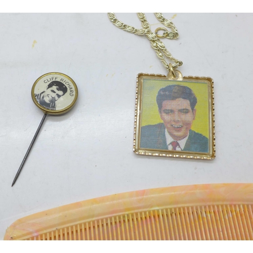 837 - Cliff Richard collection, Gaumont flyer, 1962, a 1960's necklace and comb and pin badge