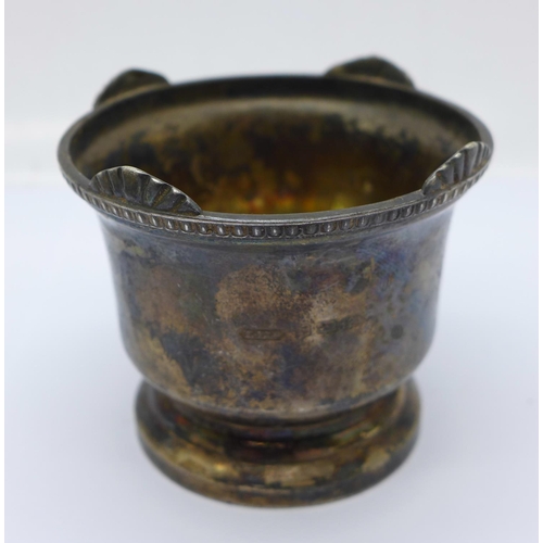 867 - A silver salt and a silver dish with centre cartwheel penny, total weight 90g