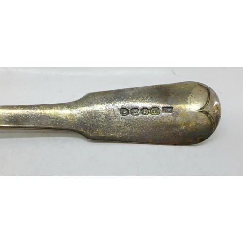 883 - A George IV silver fish slice, London 1824, 140g
