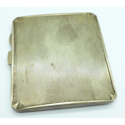894 - A silver Art Deco cigarette case, 93.8g