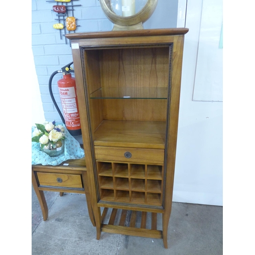 1546 - A Gibson storage cabinet