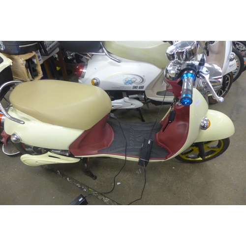 2500 - Mei Ling moped style electric scooter c/w battery, charger, back box, mirrors, horn, lights & keys -... 