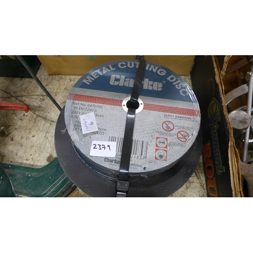 2379 - Selection of grinding/cutting discs