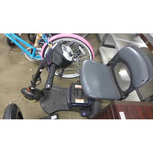 2412 - Rio Lite 3 wheel mobility scooter with battery, charger and key - W