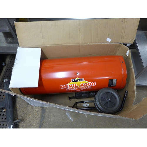 2415 - Clarke Devil 4000 space heater (Calor Gas ) - W