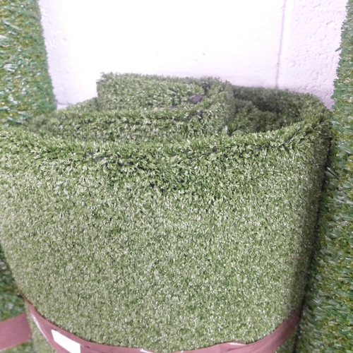 2438 - Roll of aritifical grass - approx. 3m x 5m - 15 sq mtrs