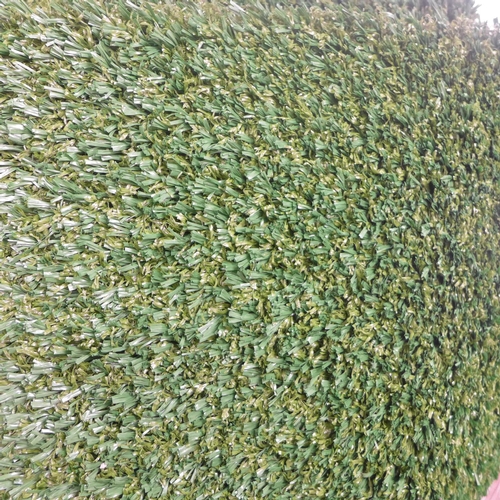 2439 - Roll of artificial grass - approx. 2m x 3m - 6 sq mtrs