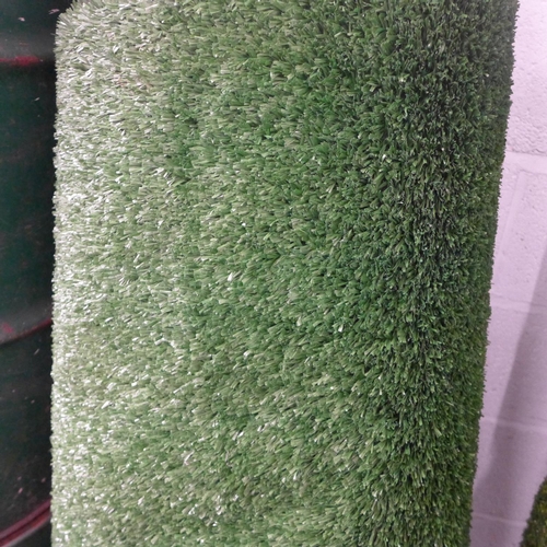 2474 - Roll of artificial grass - size approx. 4m x 5m - 20 sq mtrs