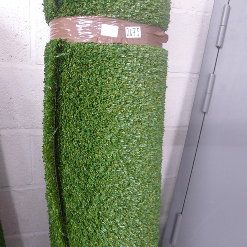 2475 - Roll of artificial grass - approx. 2m x 4m - 8 sq mtrs