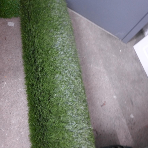 2476 - Roll of aritificial grass - approx. 4m x 5m - 20 sq mtrs