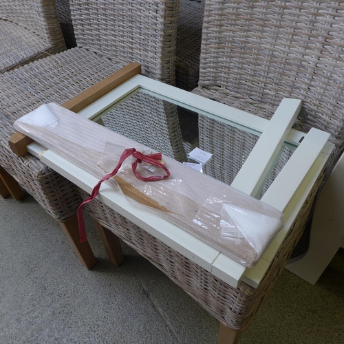 1841 - A white dressing table mirror - damaged   (ref 40)   * This lot is subject to VAT