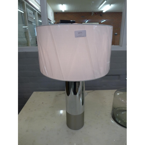 1321 - A chrome and brushed chrome table lamp with shade (425042)   #