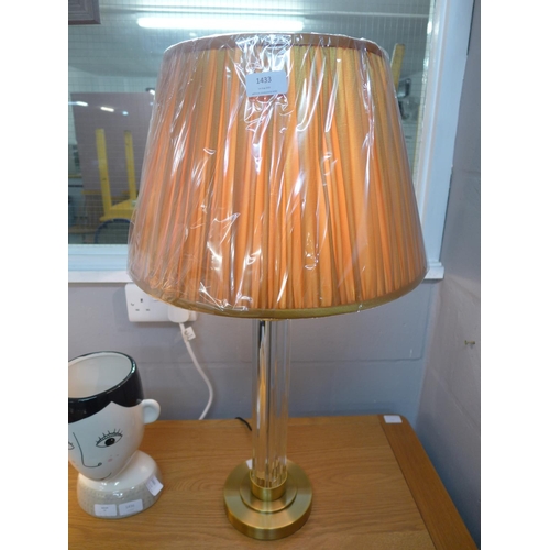 1392 - A tall brass and ribbed glass table lamp with ochre shade (HC1426347)   #