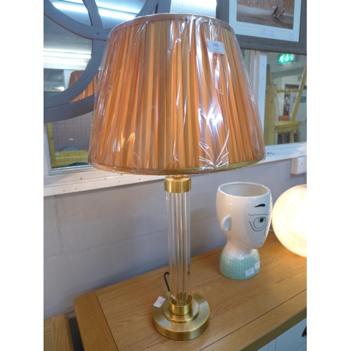 1393 - A tall brass and ribbed glass table lamp with ochre shade (HC1426347)   #