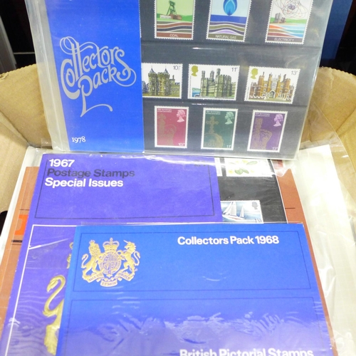 674 - Stamps; GB year packs and souvenir packs