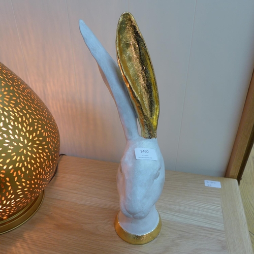 1502 - A white and gold hare sculpture (BB220)   #