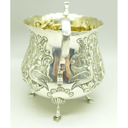 845 - A white metal sugar with gilt interior, 162g